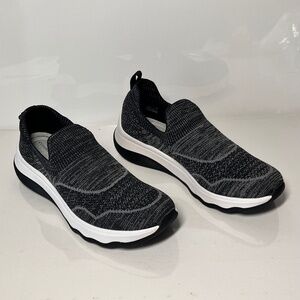 Clarks Cloudsteppers Circuit Path Slip-On Knit Sneaker